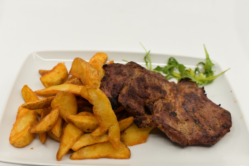 Ceafă de porc la grătar / Grilled nape (fără garnitură)