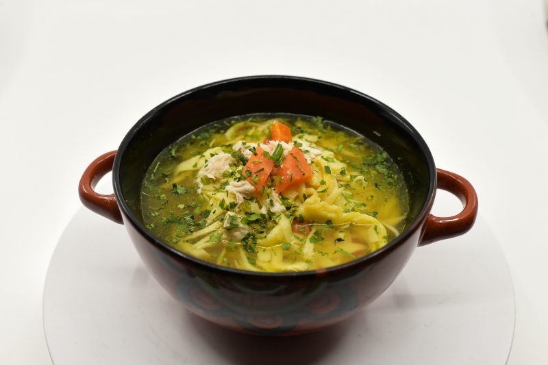 Supă de găină cu tăieței de casă / Chicken soup with homemade noodles