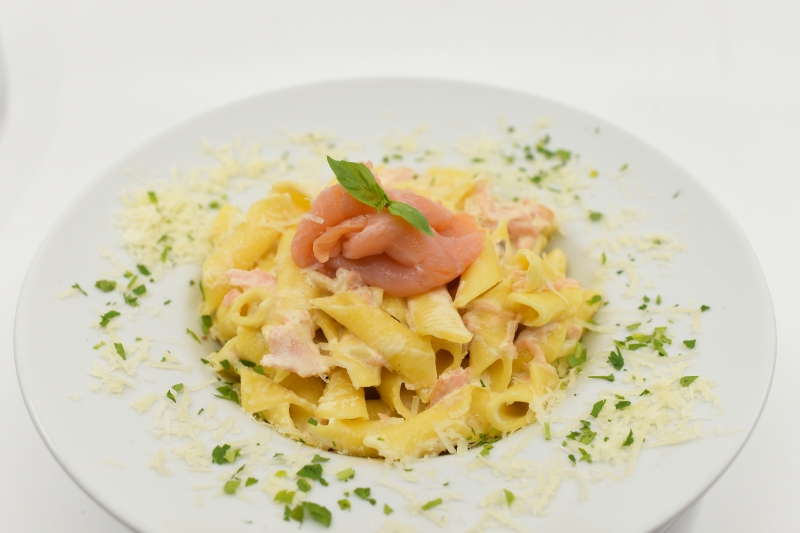 Penne/Tagliatele cu somon